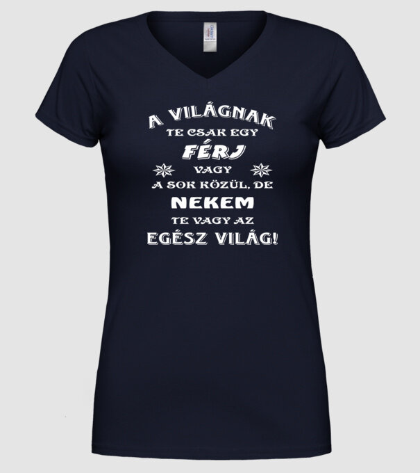  minta sötétkék pólón