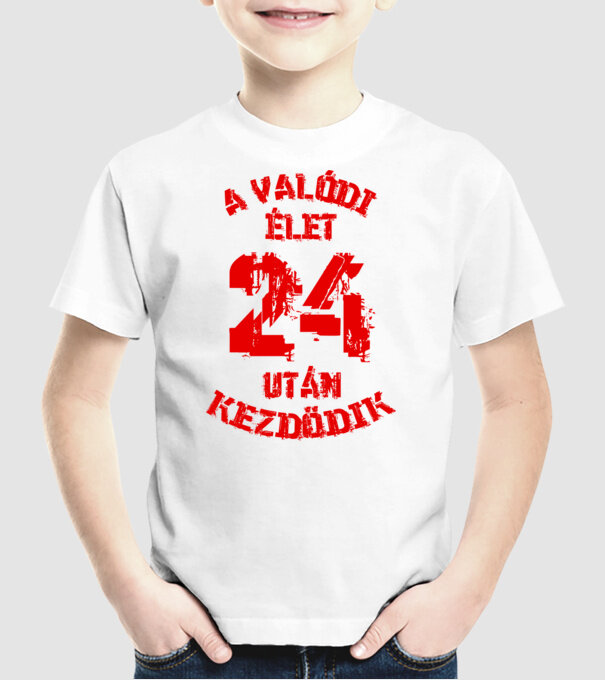  minta fehér pólón