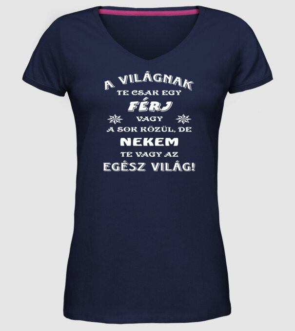  minta sötétkék pólón