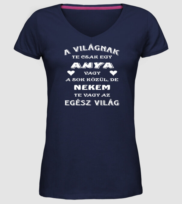  minta sötétkék pólón