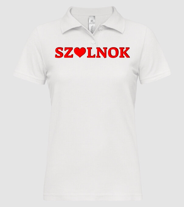 minta fehér pólón
