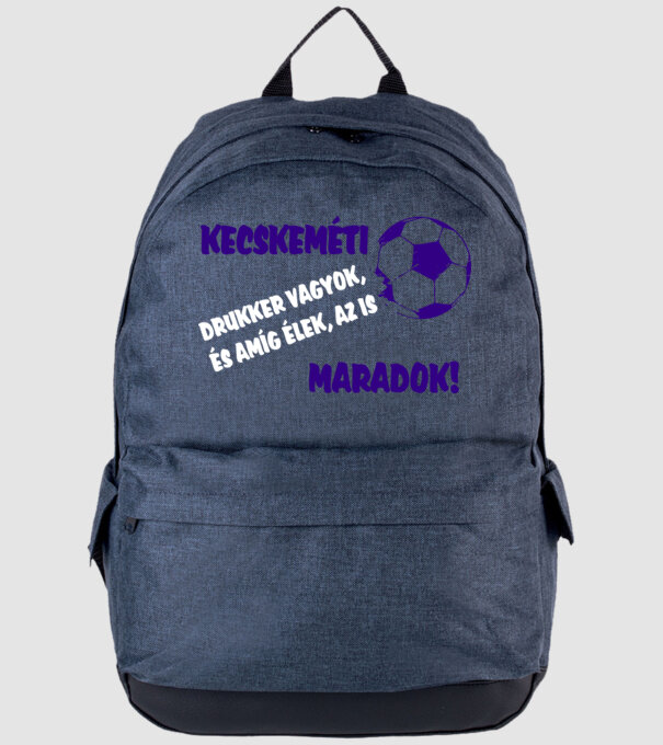  minta farmerkék pólón
