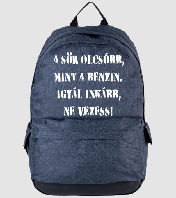  minta farmerkék pólón