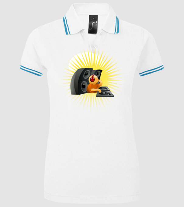  minta fehér pólón