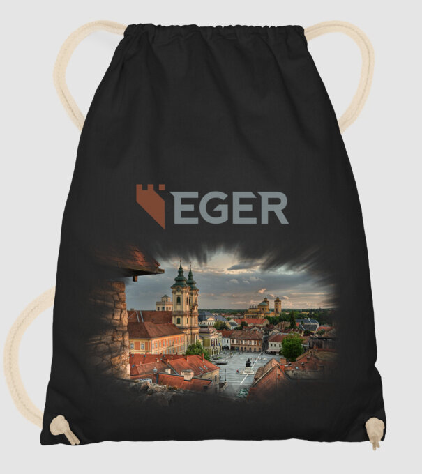  minta fekete pólón