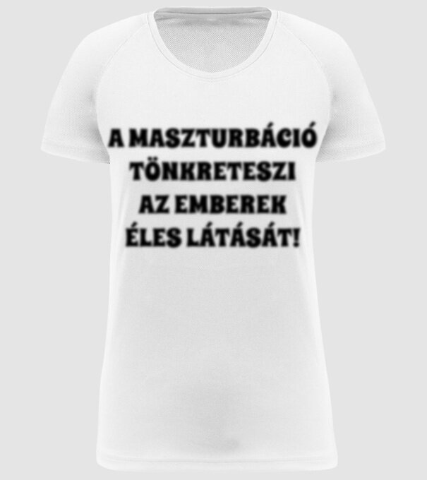  minta fehér pólón