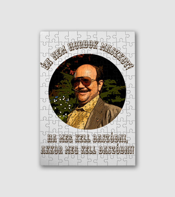  minta fehér pólón