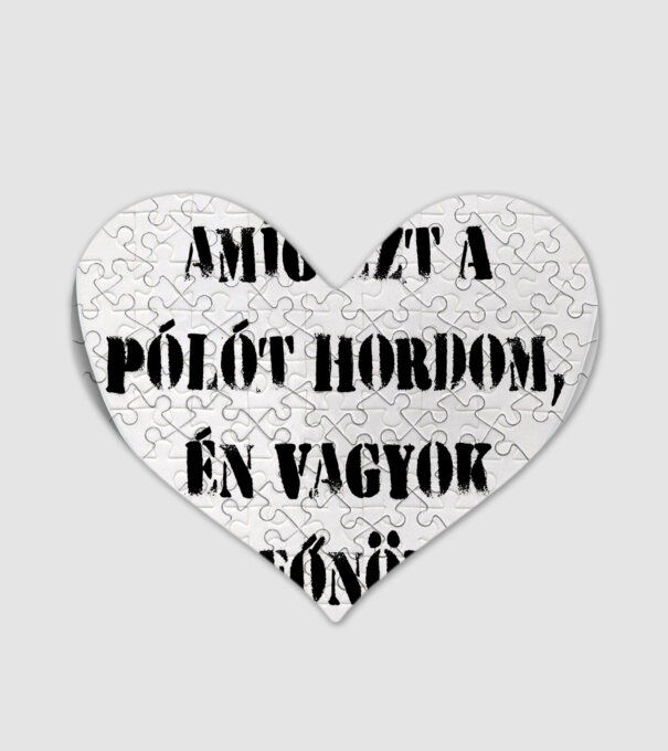  minta fehér pólón