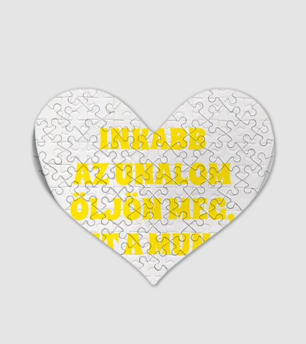  minta fehér pólón