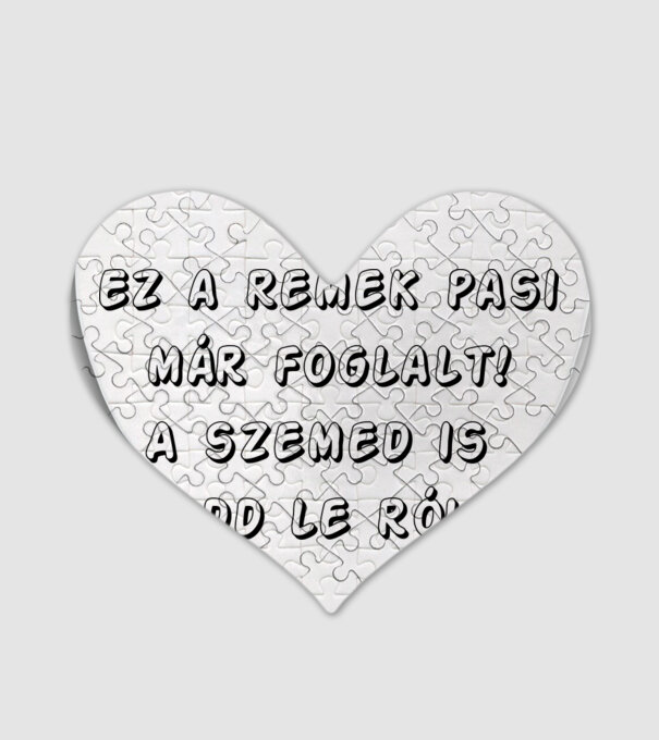 minta fehér pólón
